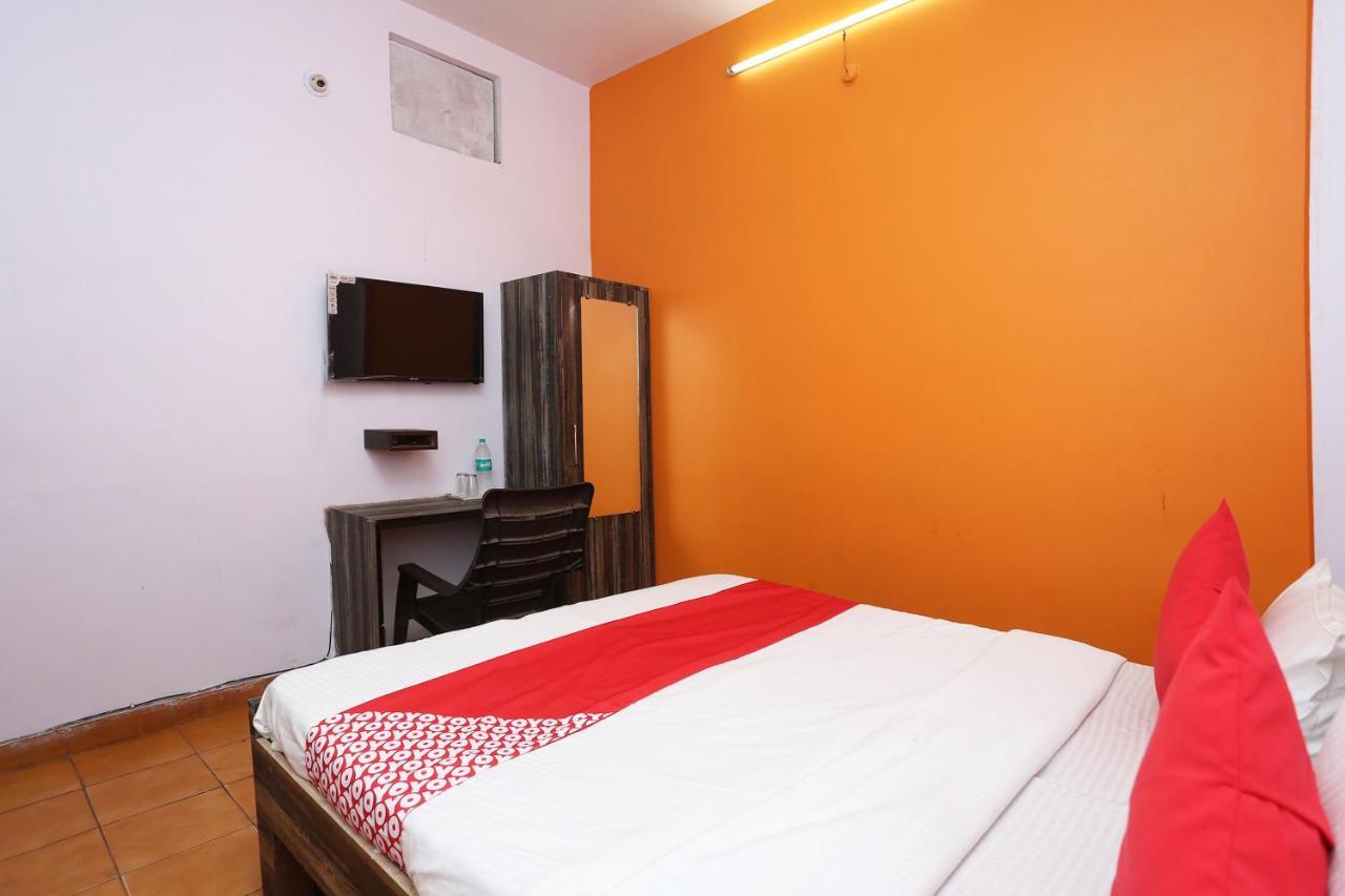 Oyo 37533 Hotel Ashirwad 자발푸르 외부 사진